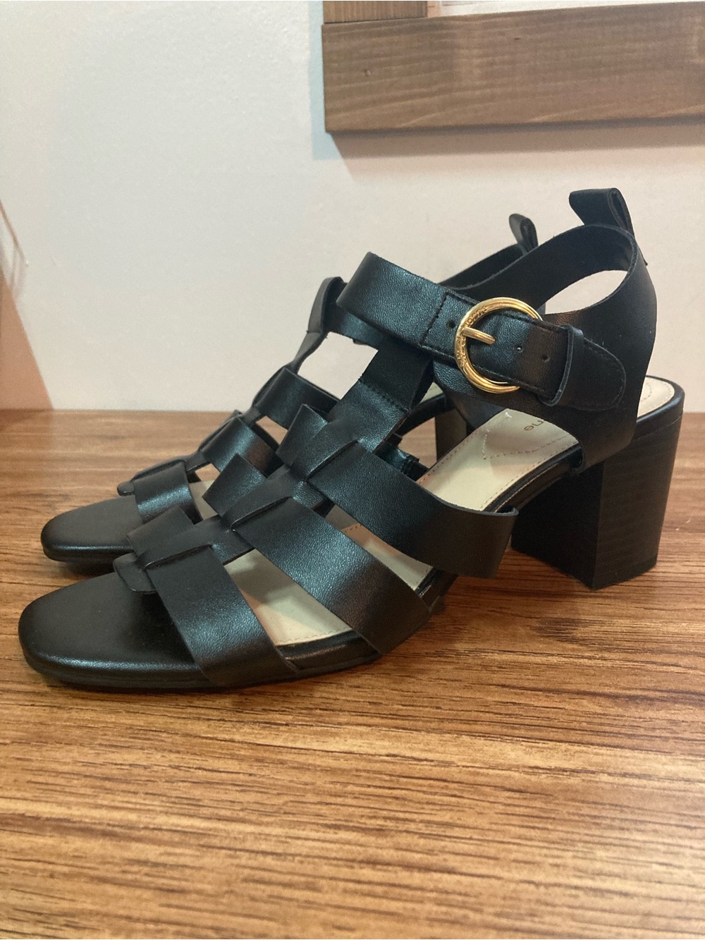 Liz Claiborne Basso Black Heeled Sandals 8
